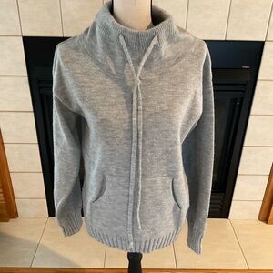 Light Gray Long Sleeve, Kangaroo Pocket Women’s Sweater, Sz M